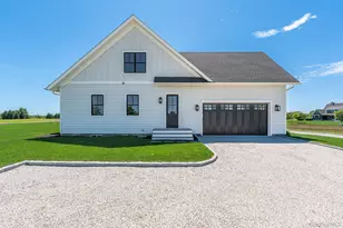 25 Club Dr, Calverton, NY 11933 - Photo 5