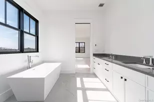 25 Club Dr, Calverton, NY 11933 - Photo 31