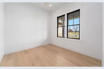 25 Club Drive, Calverton, NY 11933 - Photo 33