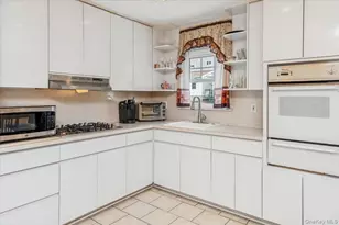 228 Calhoun Ave, Bronx, NY 10465 - Photo 11