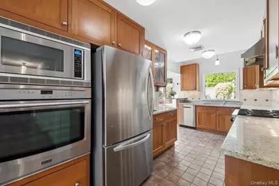 81 Sargent Road, Scarsdale, NY 10583 - Photo 11
