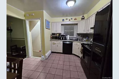 124 Lakeview Avenue, Lynbrook, NY 11563 - Photo 3