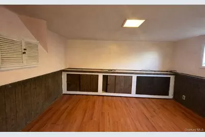 1327 Brooklyn Boulevard, Bay Shore, NY 11706 - Photo 15