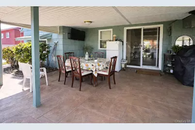 1327 Brooklyn Boulevard, Bay Shore, NY 11706 - Photo 17