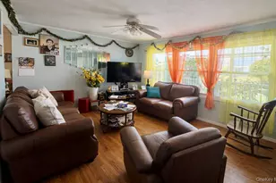 1327 Brooklyn Blvd, Bay Shore, NY 11706 - Photo 5