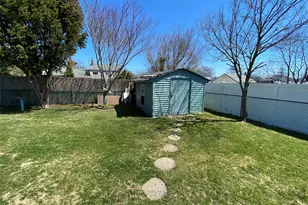 1327 Brooklyn Blvd, Bay Shore, NY 11706 - Photo 21