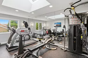 9 The Grasslands, Woodbury, NY 11797 - Photo 25