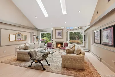 9 The Grasslands, Woodbury, NY 11797 - Photo 5