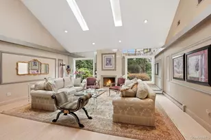 9 The Grasslands, Woodbury, NY 11797 - Photo 5