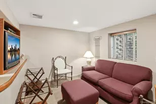 9 The Grasslands, Woodbury, NY 11797 - Photo 37