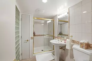 9 The Grasslands, Woodbury, NY 11797 - Photo 37