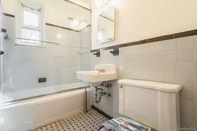 61-28 255th #1016, Little Neck, NY 11362 - Photo 11