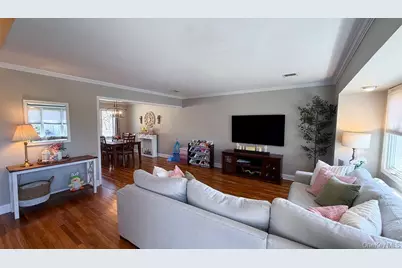 1525 Pea Pond Road, Bellmore, NY 11710 - Photo 9