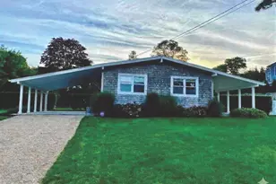 8 Romana Dr, Hampton Bays, NY 11946 - Photo 15