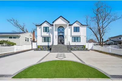 15 Forest Road, Valley Stream, NY 11581 - Photo 3