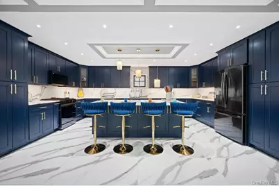 15 Forest Road, Valley Stream, NY 11581 - Photo 17