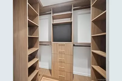 15 Forest Road, Valley Stream, NY 11581 - Photo 33