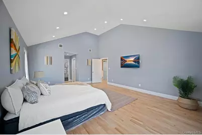 15 Forest Road, Valley Stream, NY 11581 - Photo 31