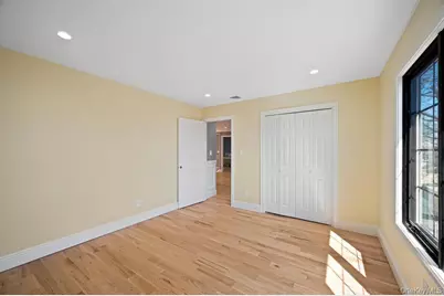 15 Forest Road, Valley Stream, NY 11581 - Photo 23