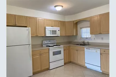 594 W Montauk Highway, Lindenhurst, NY 11757 - Photo 9