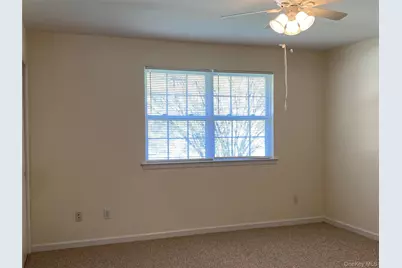 594 W Montauk Highway, Lindenhurst, NY 11757 - Photo 11