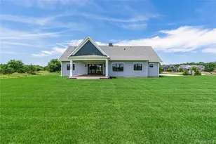 45 Club Dr, Calverton, NY 11933 - Photo 9