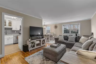 334 Lakeland Avenue #4A, Sayville, NY 11782 - Photo 3