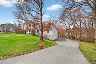 24 Coachlight Dr, Poughkeepsie, NY 12603 - Photo 3