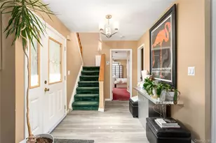 6 Georgian Ct, Coram, NY 11727 - Photo 5