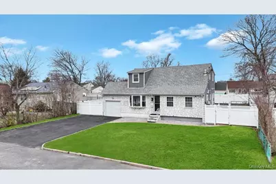 41 Walton Street, Brentwood, NY 11717 - Photo 3