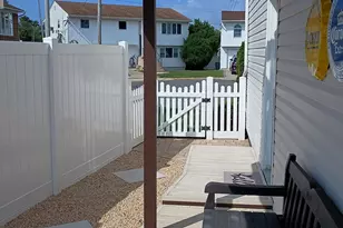 251 Garfield St, Freeport, NY 11520 - Photo 9