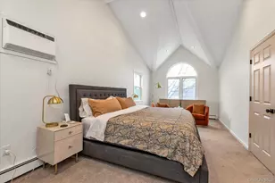 49 Downhill Ln, Wantagh, NY 11793 - Photo 11