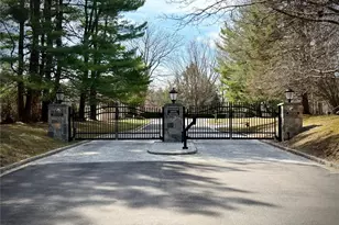 10 Colonial Dr, Upper Brookville, NY 11545 - Photo 37