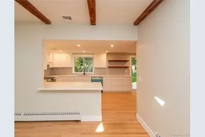 11 Tree Top Lane, Poughkeepsie, NY 12603 - Photo 5