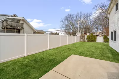 226 W 18th Street, Deer Park, NY 11729 - Photo 25