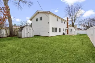 226 W 18th St, Deer Park, NY 11729 - Photo 27