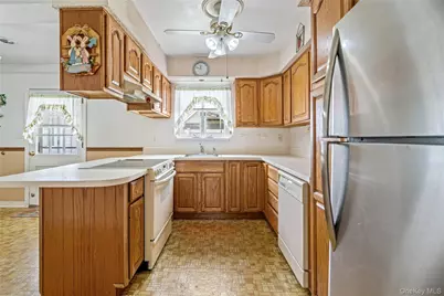 226 W 18th Street, Deer Park, NY 11729 - Photo 11