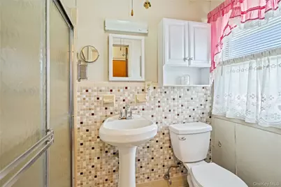 226 W 18th Street, Deer Park, NY 11729 - Photo 23