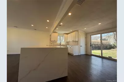 16 Lincoln Drive, Oakdale, NY 11769 - Photo 7