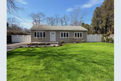 16 Lincoln Drive, Oakdale, NY 11769 - Photo 1