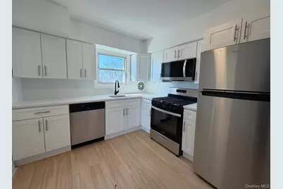 1 Munro Blvd Boulevard #2F, Valley Stream, NY 11581 - Photo 1