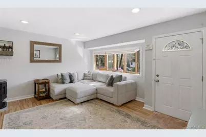 9 Fox Lane, Shoreham, NY 11786 - Photo 3