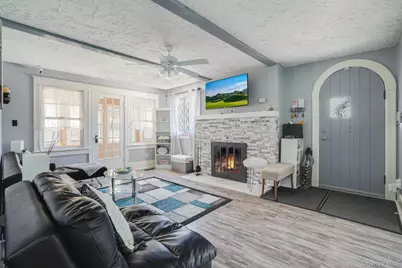 4 Crestwood Boulevard, Poughkeepsie, NY 12603 - Photo 3