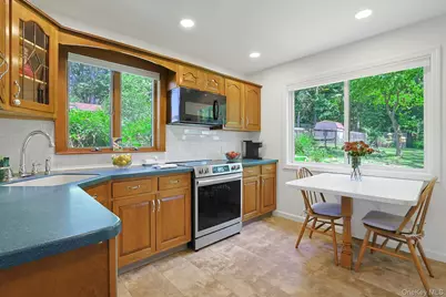 253 Maple Road, Valley Cottage, NY 10989 - Photo 13