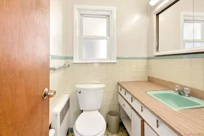 32 Agawam N, Yonkers, NY 10704 - Photo 13