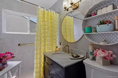 129 Gailmore Drive, Yonkers, NY 10710 - Photo 9