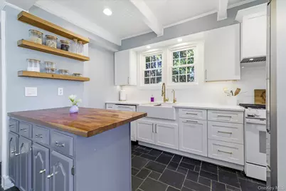 1885 Washington Avenue, Seaford, NY 11783 - Photo 9