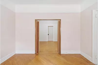 6063 Catalpa Avenue, Ridgewood, NY 11385 - Photo 9