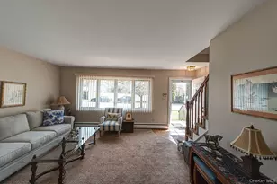 10 Wallace Dr, Plainview, NY 11803 - Photo 3