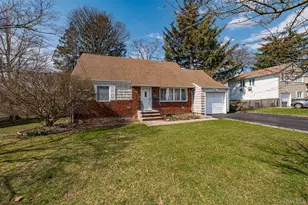 10 Wallace Dr, Plainview, NY 11803 - Photo 23